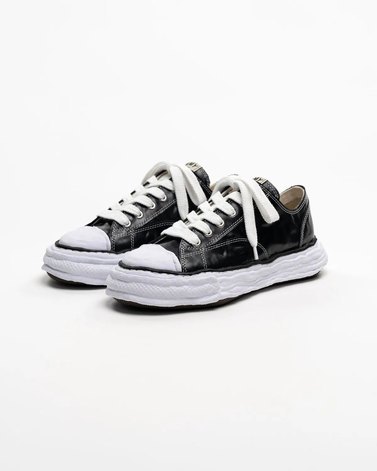 Maison MIHARA YASUHIRO の "PETERSON23" OG Sole Wrinkled Leather Low-top Sneakers (A17FW728)