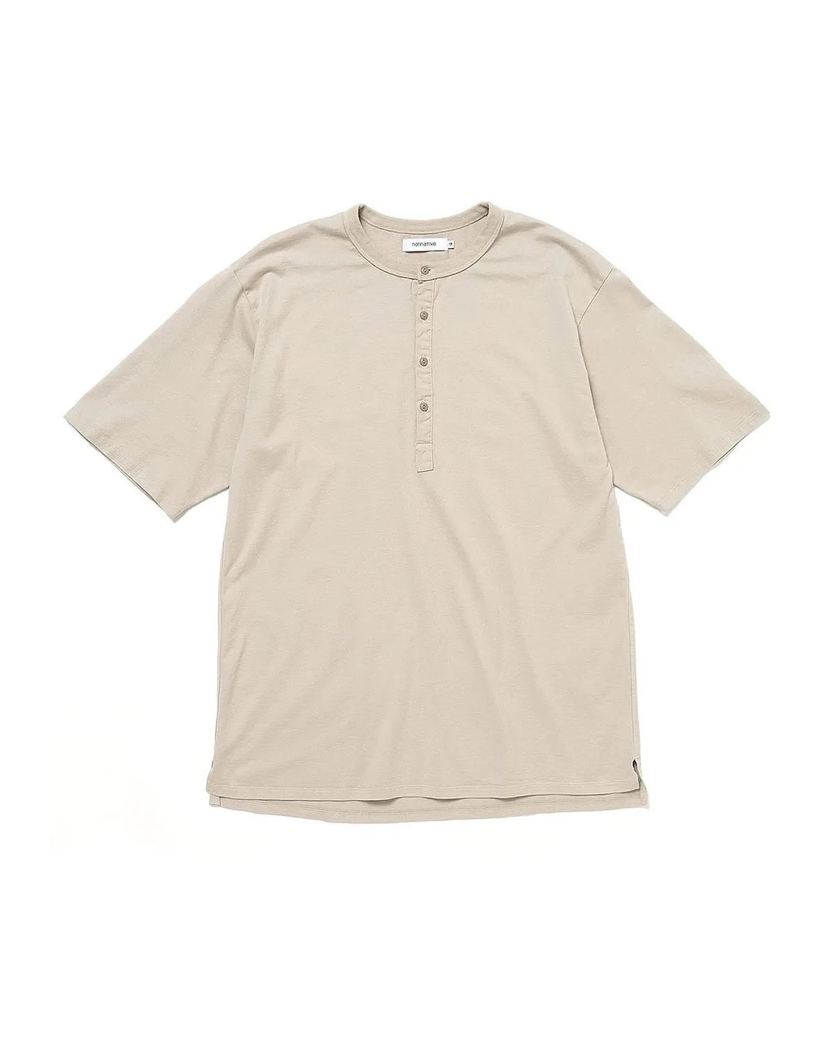 NONNATIVE の DWELLER S/S HENLEY NECK TEE COTTON JERSEY OVERDYED (NN-C4619)