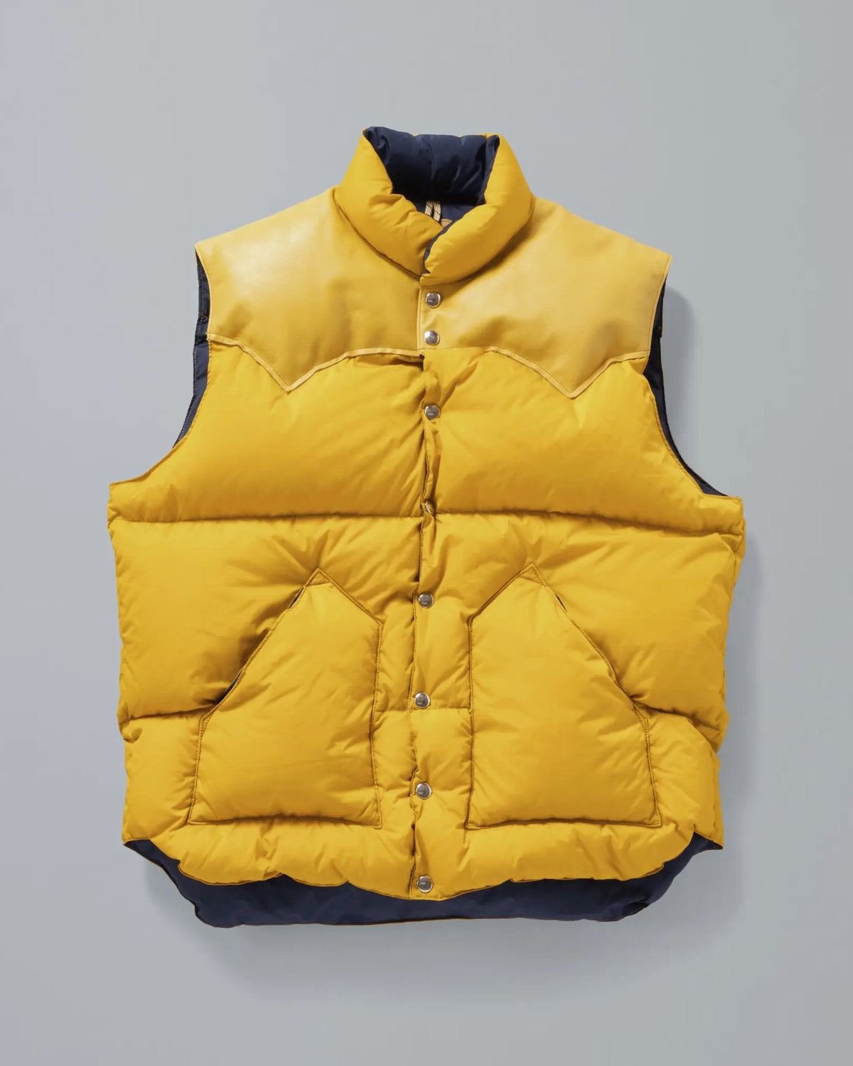 New Manual の #032 REVERSIBLE DOWN VEST (VT-YY-0002)