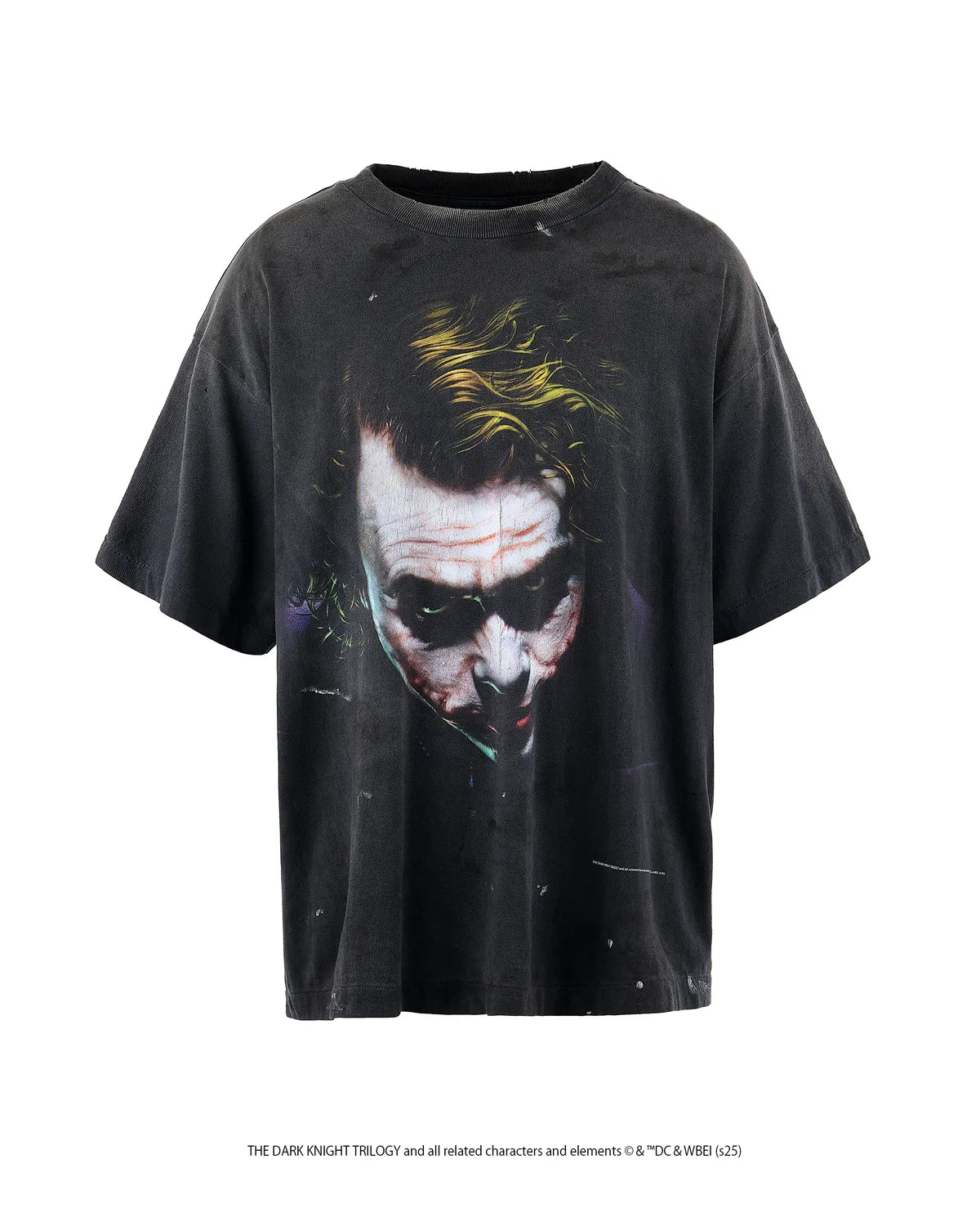 ©︎SAINT Mxxxxxx × THE DARK KNIGHT TRILOGY の BTM_SS TEE / JOKER (SM-HR8-0000-C53)