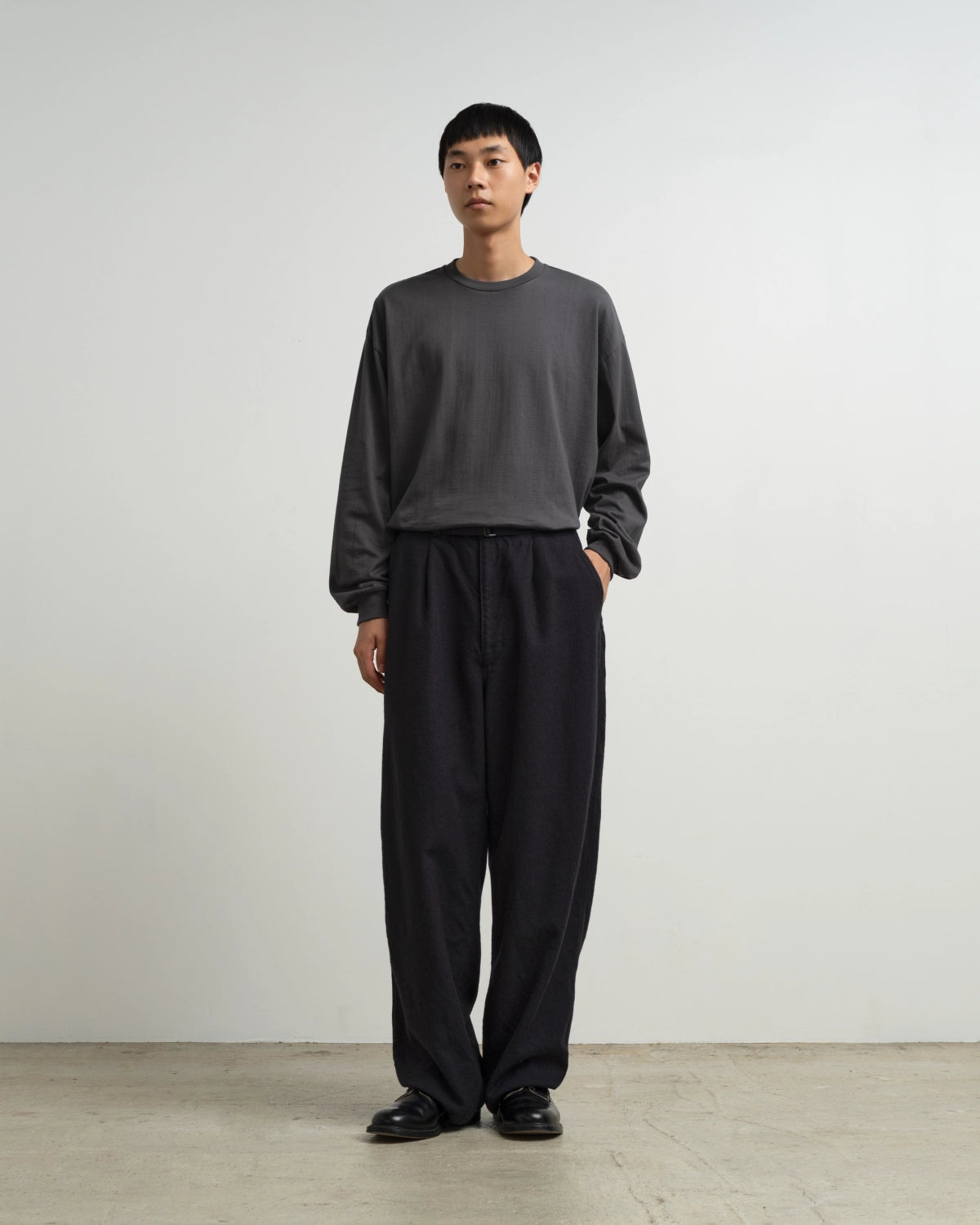Graphpaper × SANMONT / SANMONT for Graphpaper Wool Twill Belted Pants (SANM263-40002)