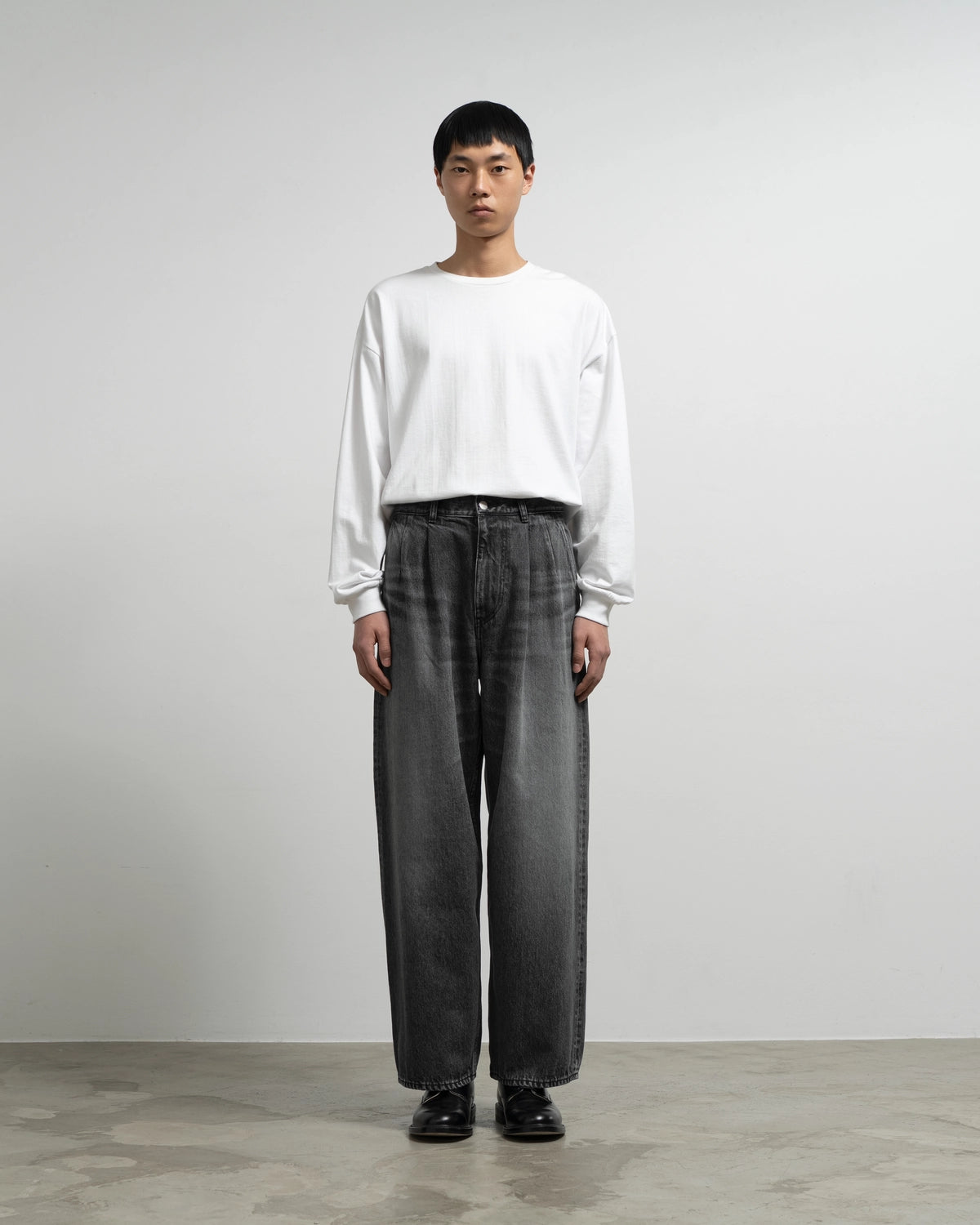 Graphpaper / Selvage Denim Two Tuck Tapered Pants (GU263-40060LB)