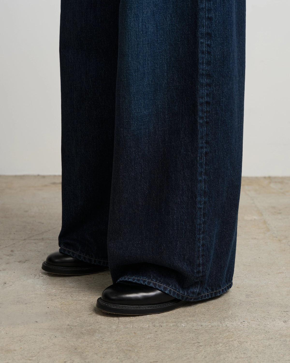 Graphpaper / Selvage Denim Two Tuck Wide Pants (GL263-40062DB)