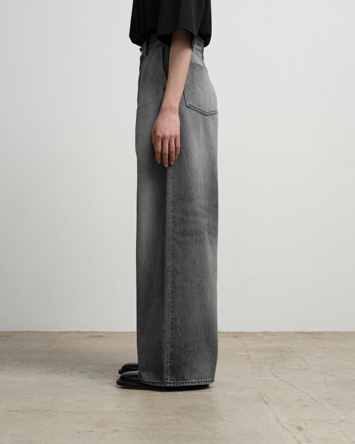 Graphpaper / Selvage Denim Two Tuck Wide Pants (GL263-40062LB)