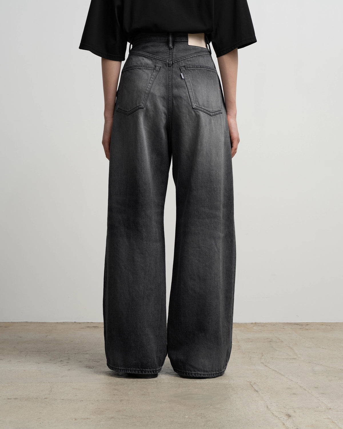 Graphpaper / Selvage Denim Two Tuck Wide Pants (GL263-40062LB)