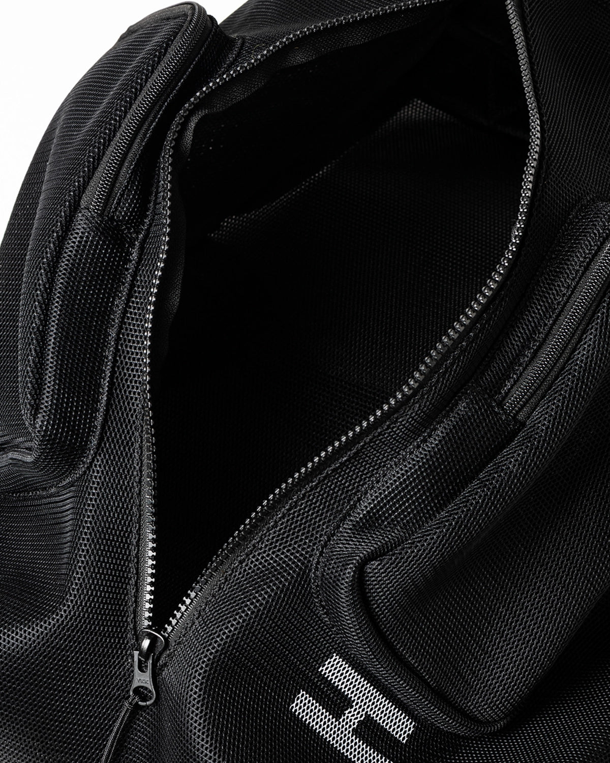 TIGHTBOOTH / LOGO MESH KNAPSACK (SU26-A01)