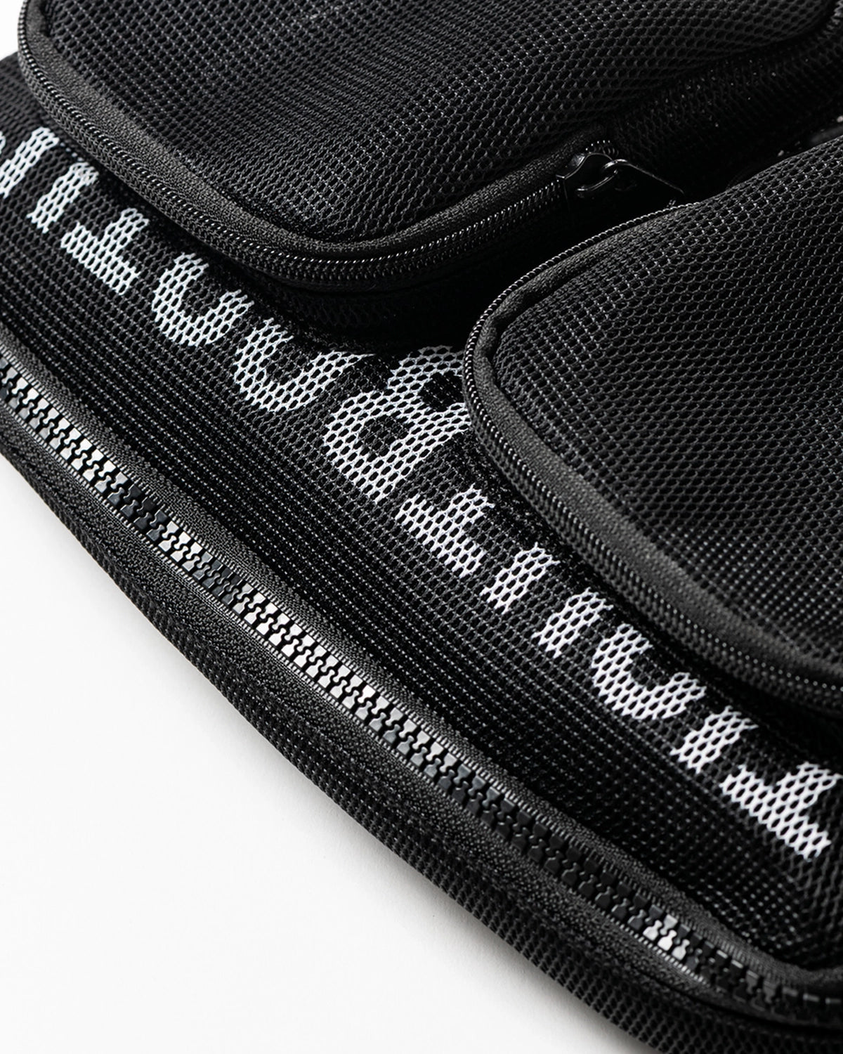 TIGHTBOOTH / LOGO MESH SACOCHE (SU26-A02)