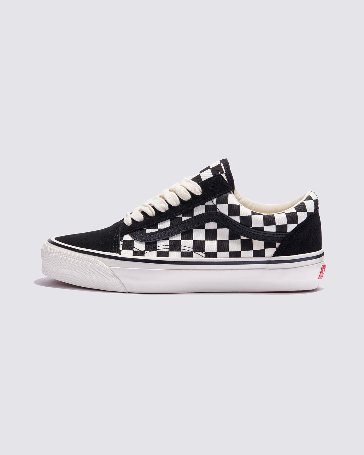 VANS の Lx Old Skool (VN000D56BZW)