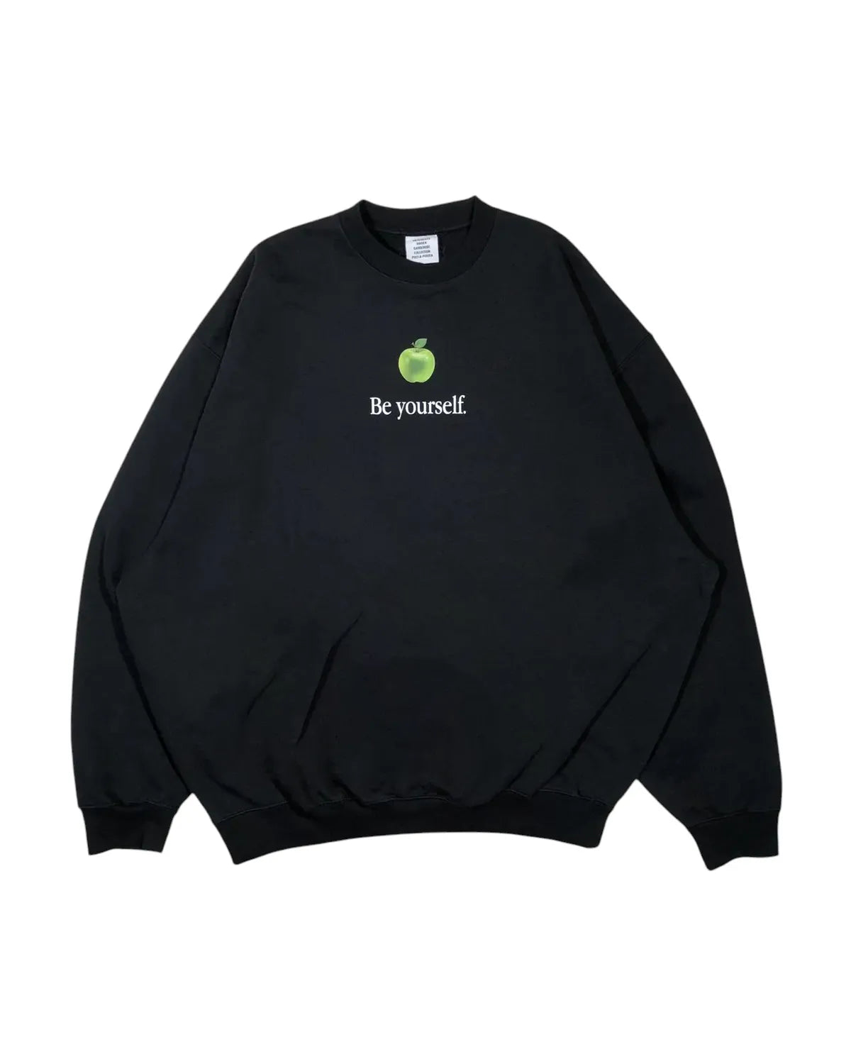 VETEMENTS の BE YOURSELF OVERSIZED SWEATSHIRT (UH76HD350B)