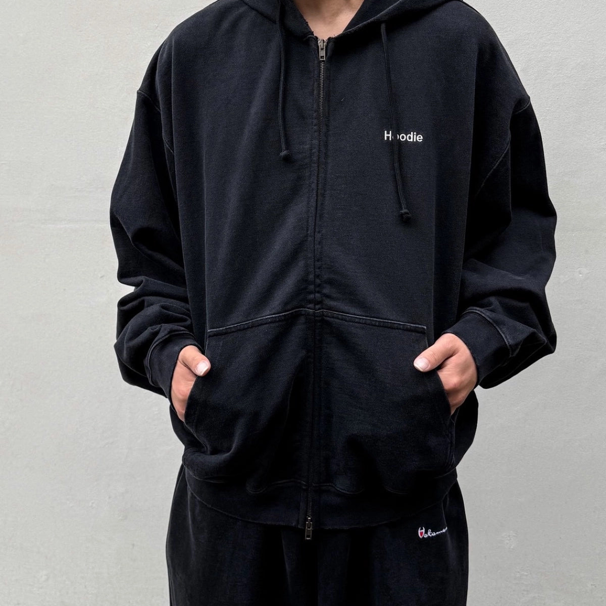 VETEMENTS / EMBROIDERED DEFINITION ZIP-UP HOODIE | 公式通販 JACK