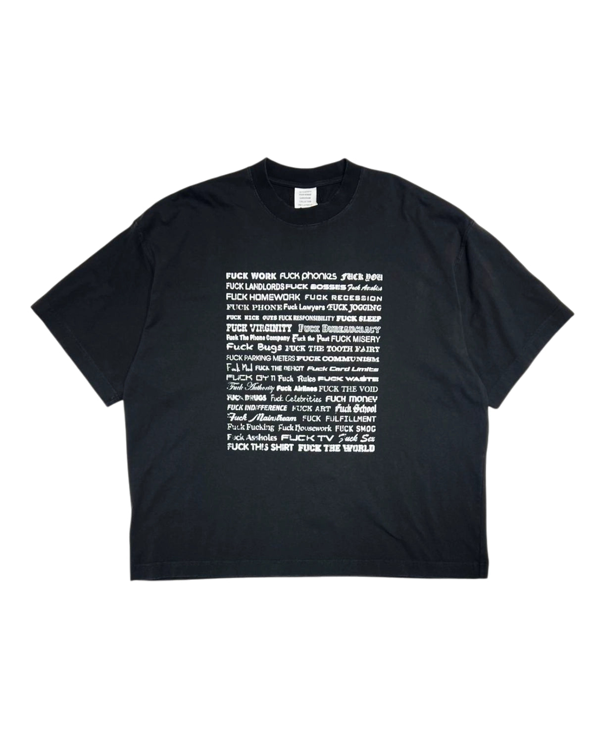 VETEMENTS の FUCK EVERYTHING T-SHIRT (ME76TR212BX)