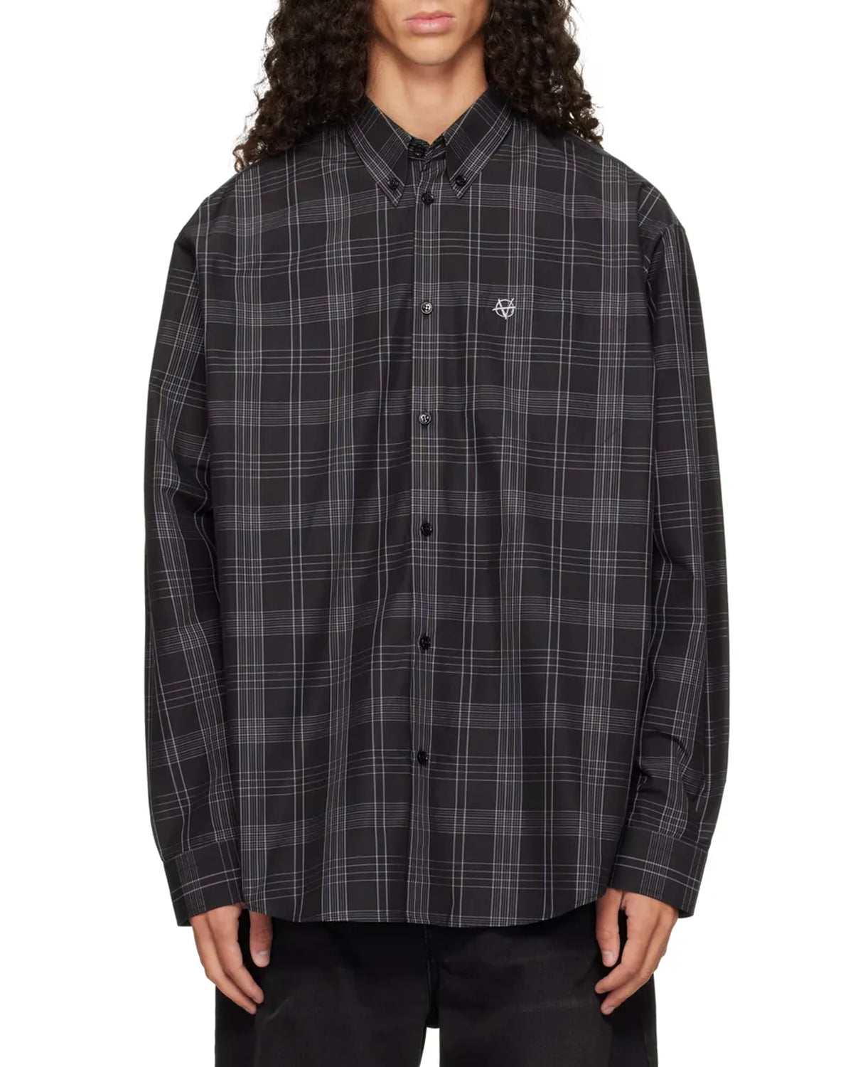 VETEMENTS の METAL LOGO CHECKED SHIRT (MH27SH059BC)
