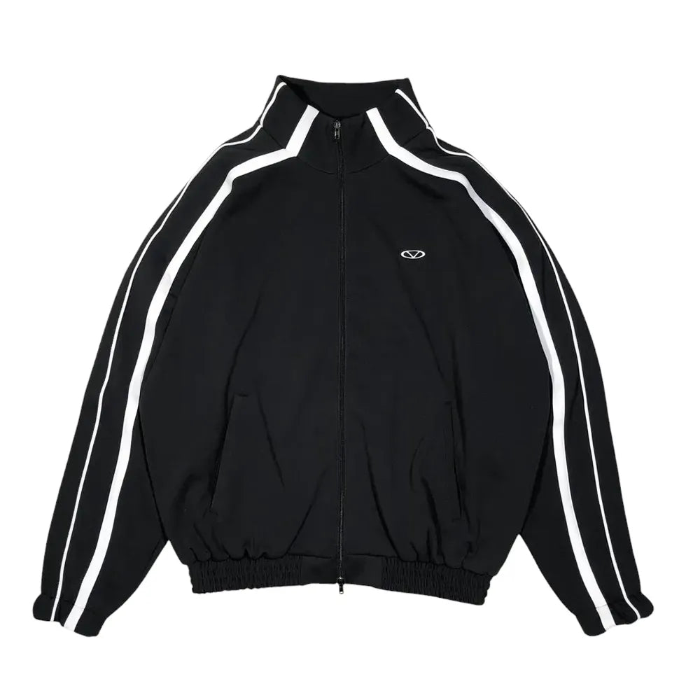 VETEMENTS の OVAL LOGO GYM JACKET (UA66JA360B25039)