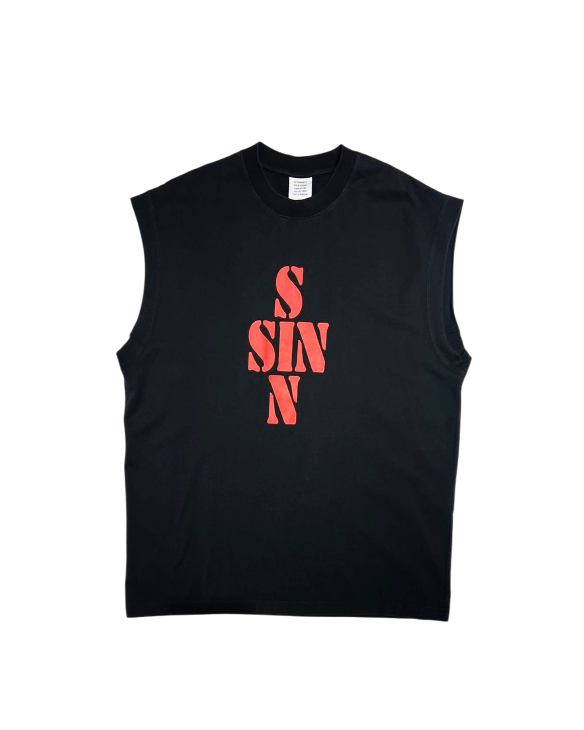 VETEMENTS の SIN SLEEVELESS T-SHIRT (ME76TR197B)
