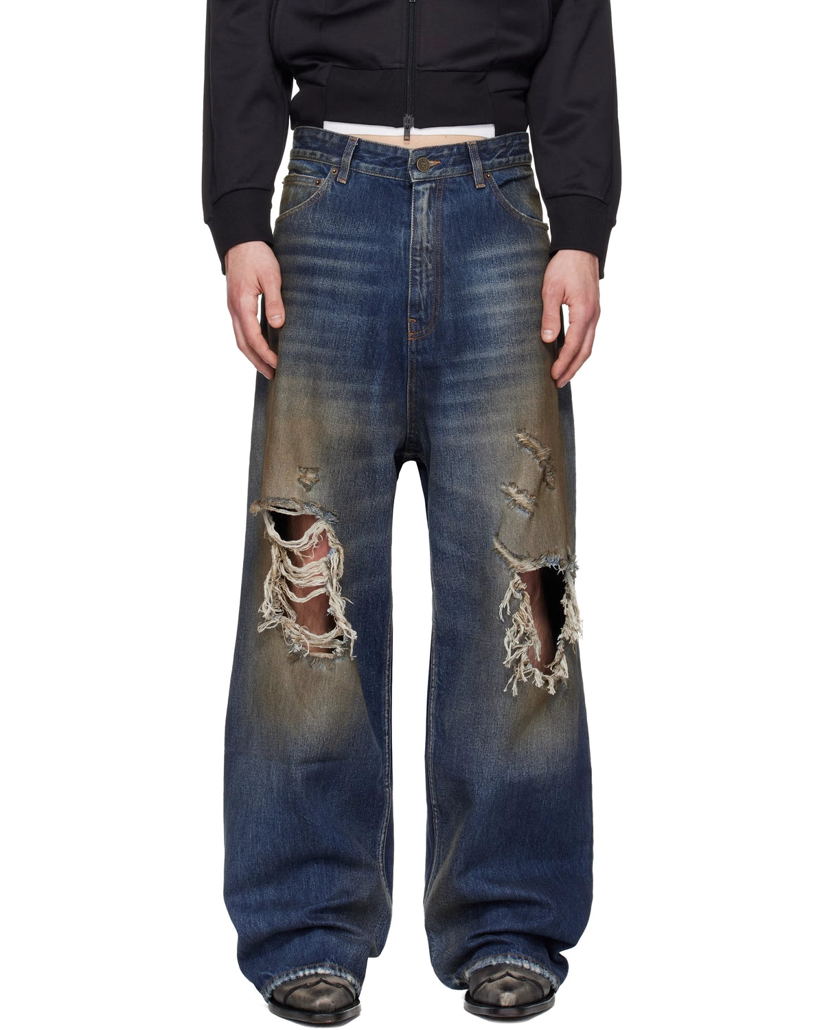 VETEMENTS の TRASHED JEANS (ME76DP072D)