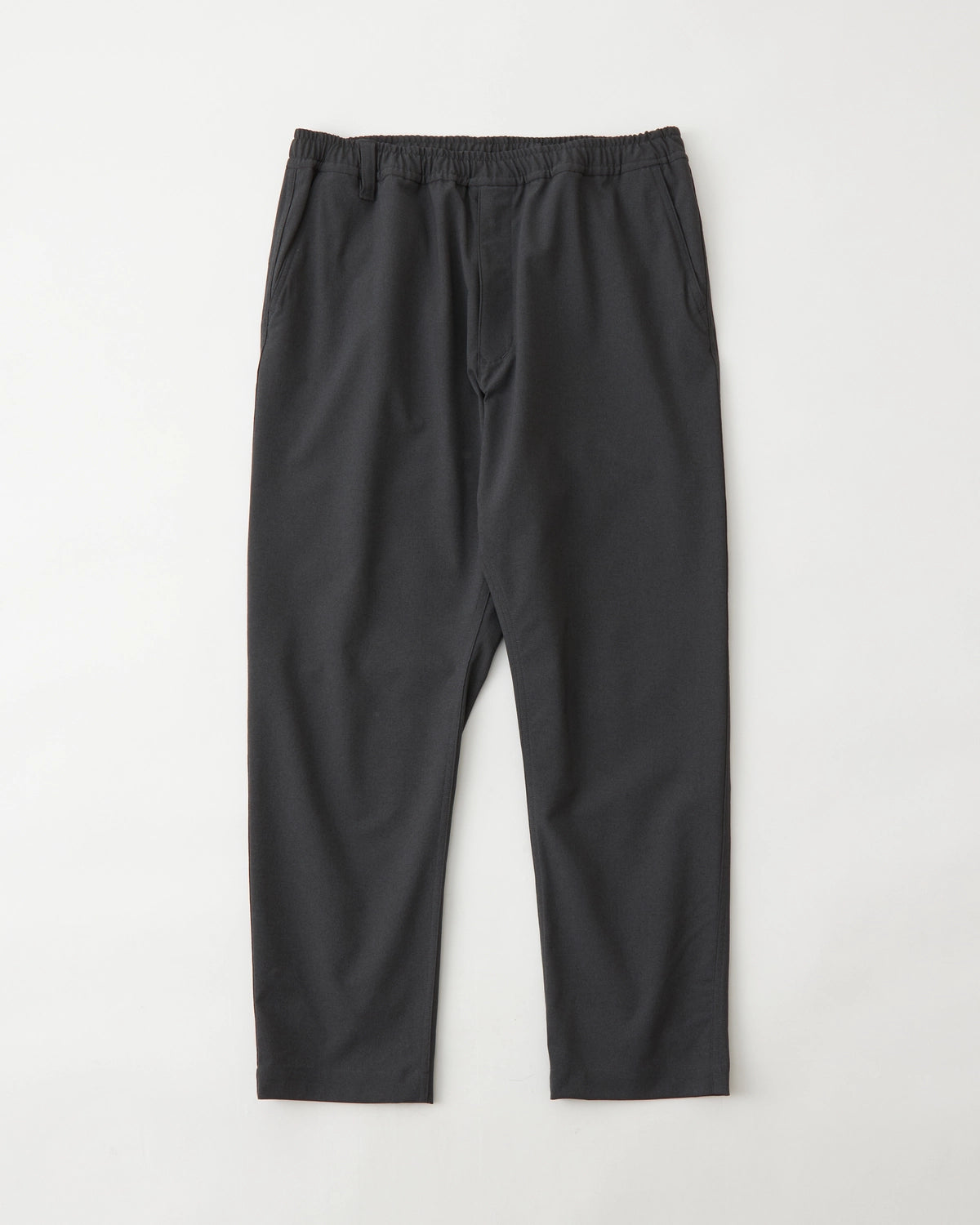 White Mountaineering の EASY TAPERED PANTS (WM2571408)