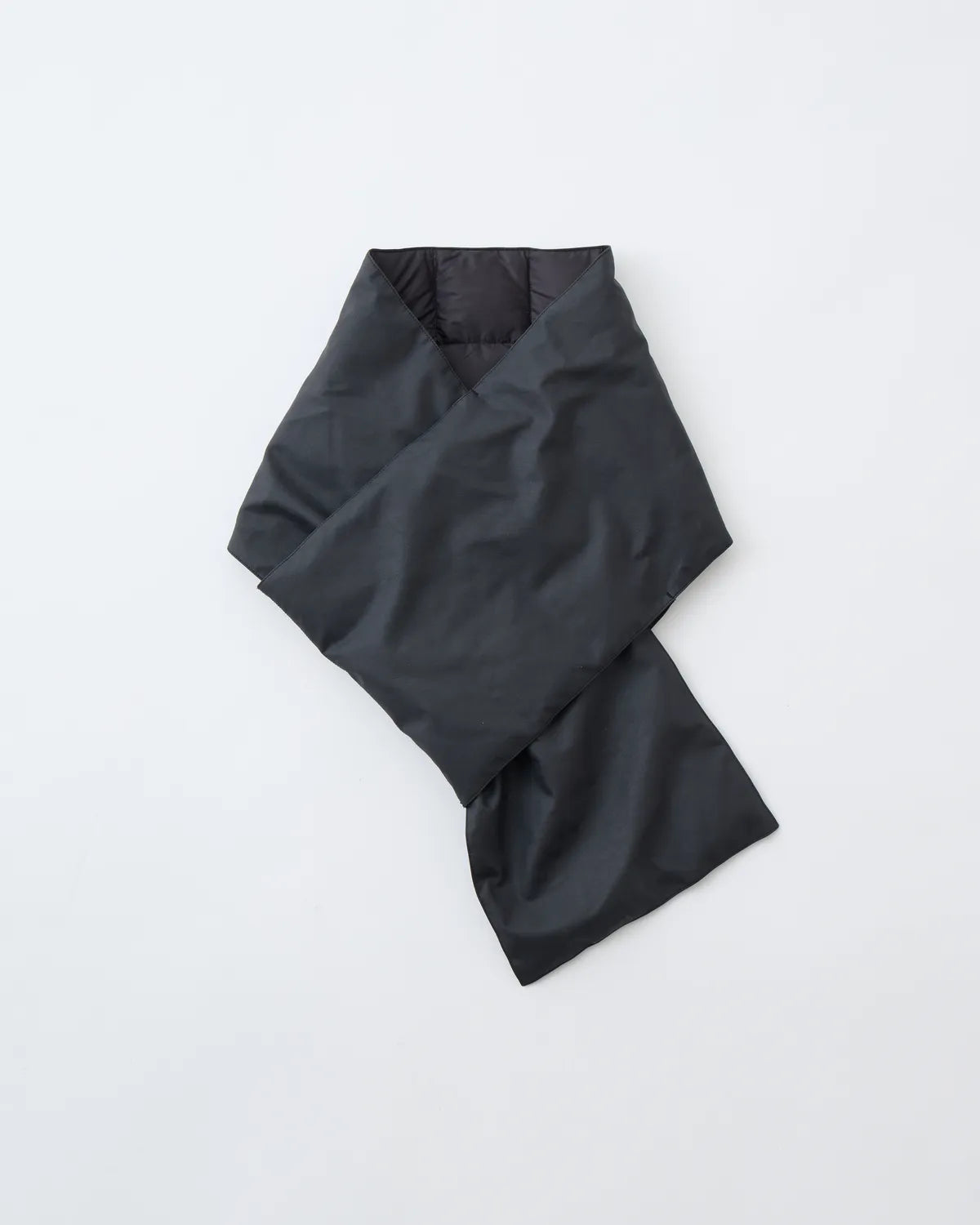White Mountaineering × TAION  の WM × TAION SYNTHETIC LEATHER DOWN MUFFLER (BK2573805)