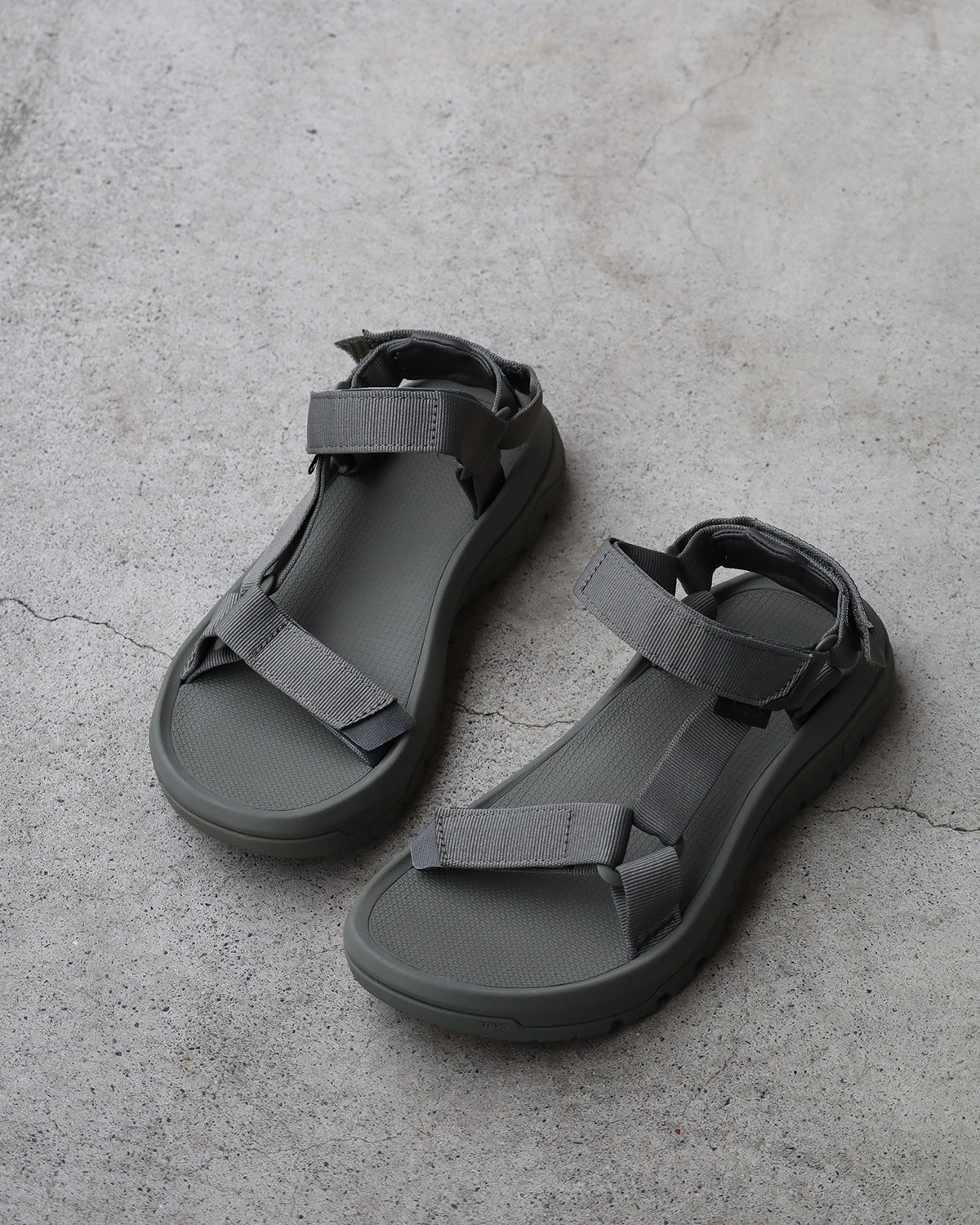 DESCENDANT × Teva / HURRICANE XLT3 (261DKDS-FW01S)