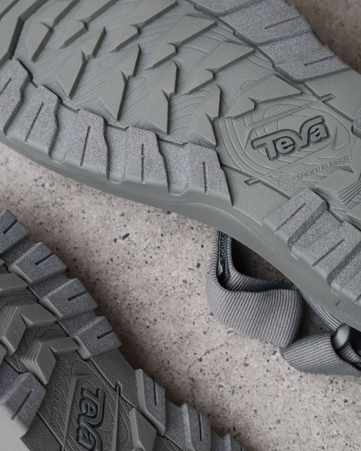 DESCENDANT × Teva / HURRICANE XLT3 (261DKDS-FW01S)