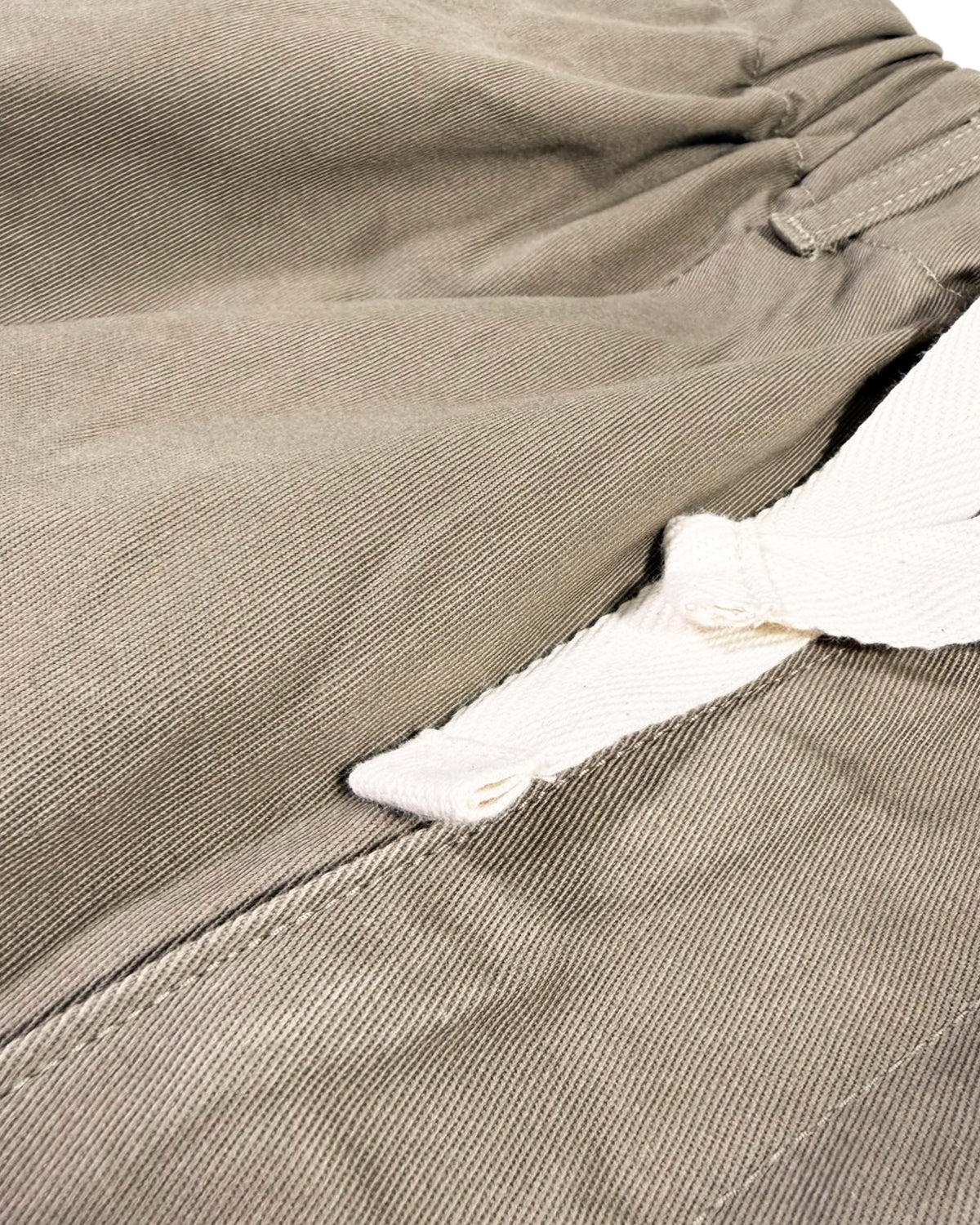 is-ness / BALLOON EZ PANTS (26SS_54_28PT01T01-2)