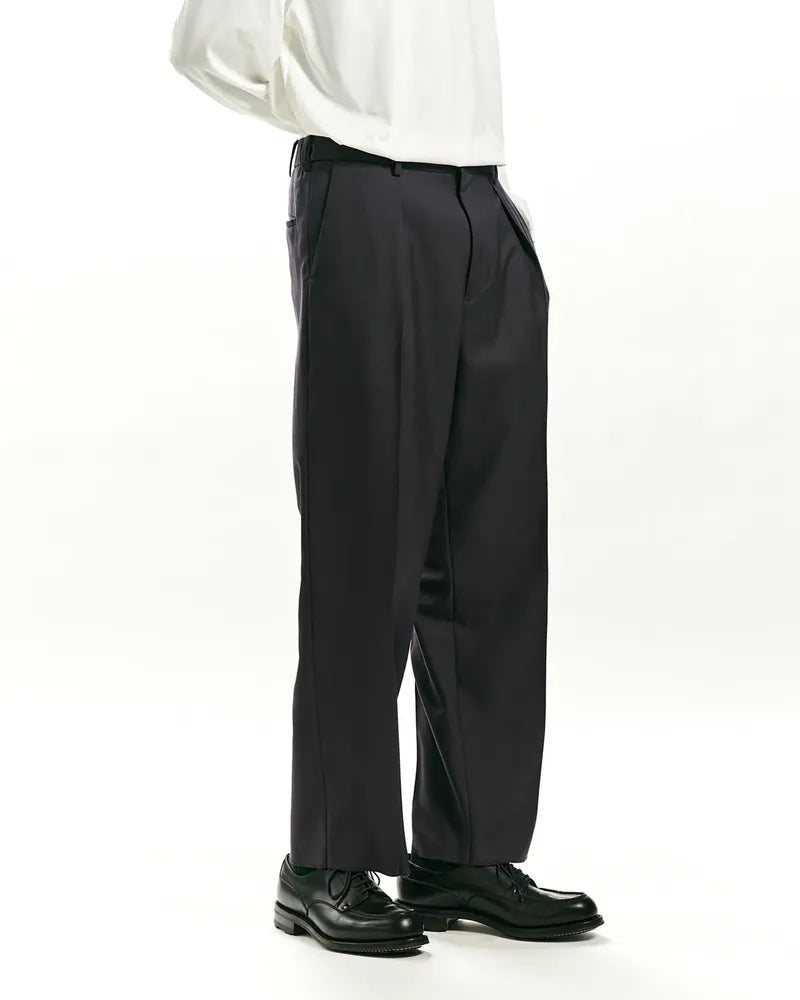 MARKAWARE / ONE TUCK TAPERED TROUSERS (A24C01PT01C)