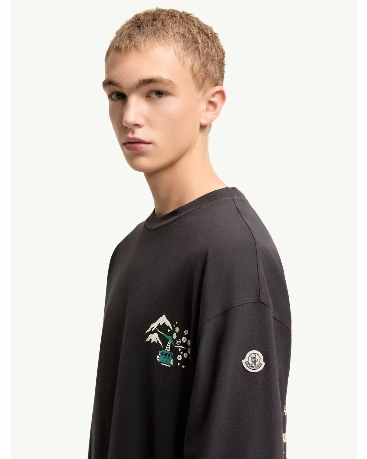 MONCLER × FRAGMENT / LS T-SHIRT (L209U8D0000189AZI)
