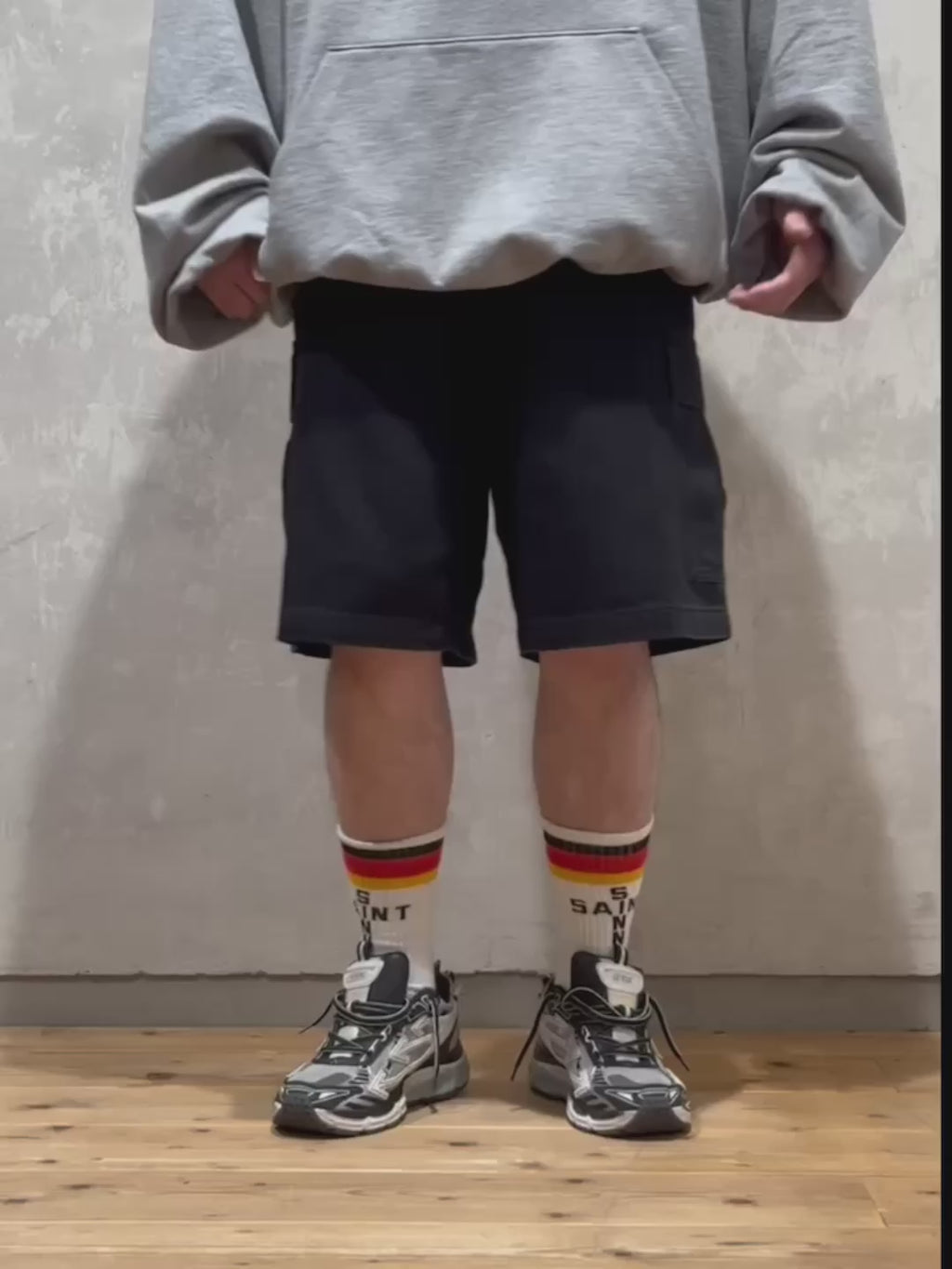 VETEMENTS / CARGO SHORTS (UA66SS520B2803)