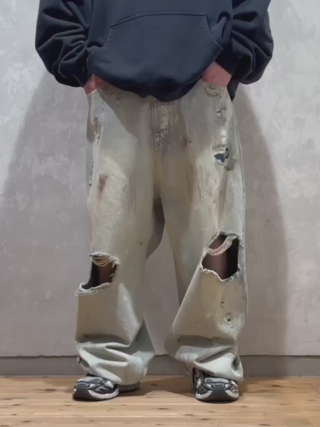 VETEMENTS / TRASHED BAGGY JEANS (UA66PA590L2804)