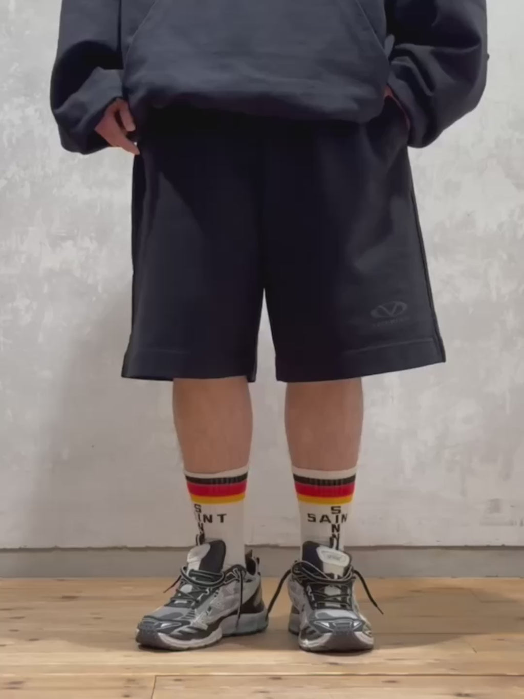 VETEMENTS / CARGO SHORTS (UA66SS520B2803)