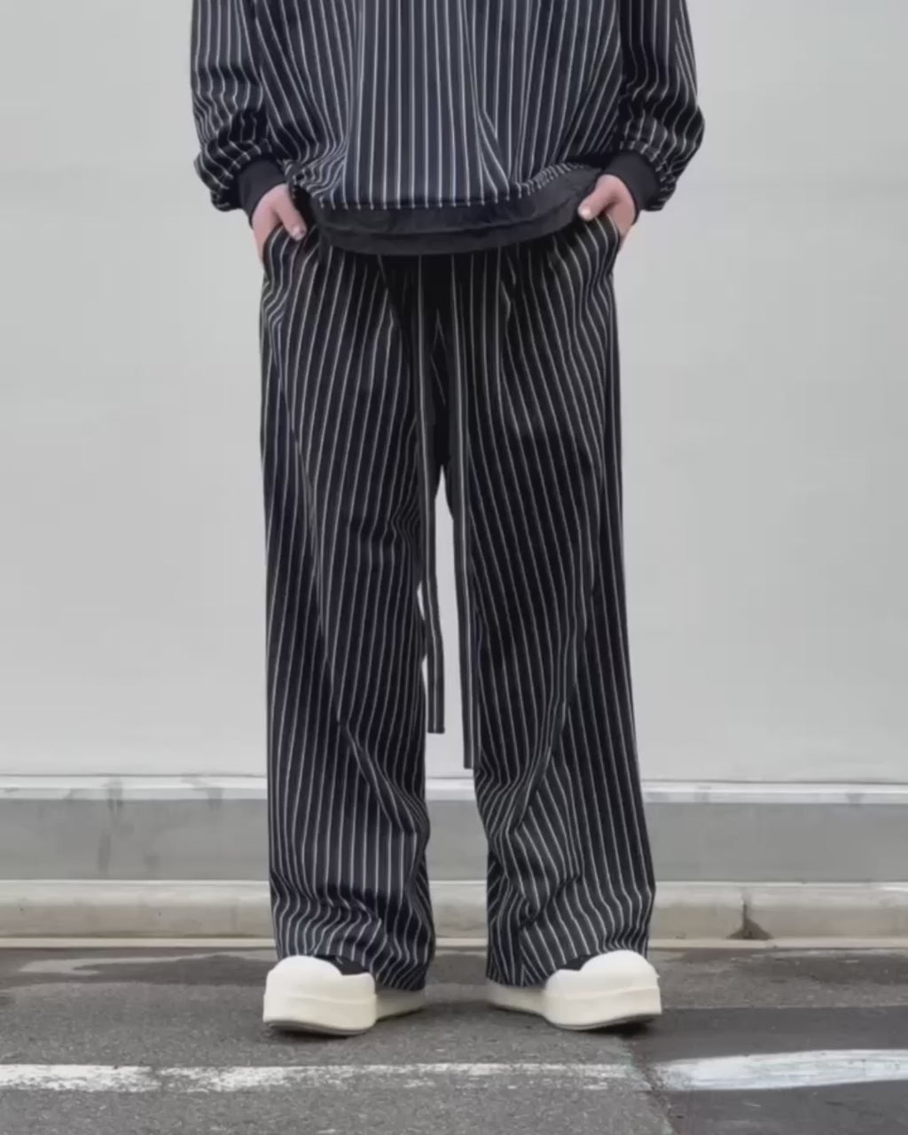 White Mountaineering  / STRIPE 2 TUCK WIDE PANTS (WM2671422)