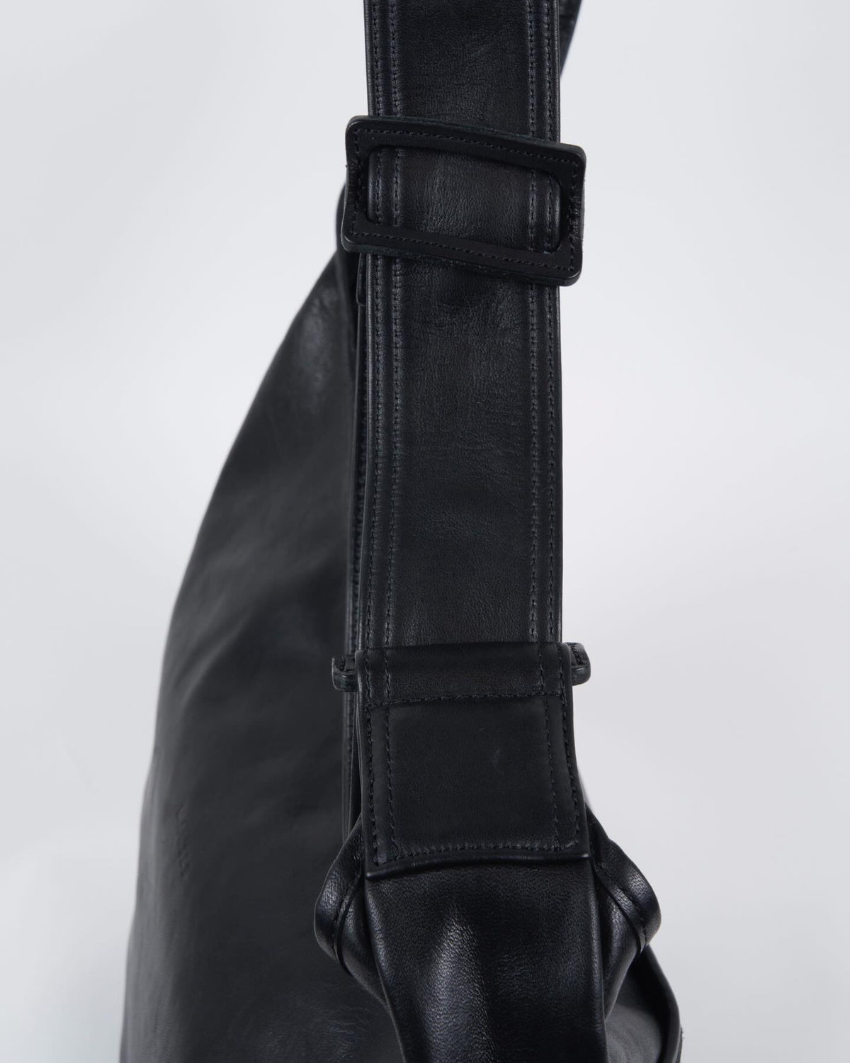 MASSES / LEATHER SHOULDER BAG (1261013010)