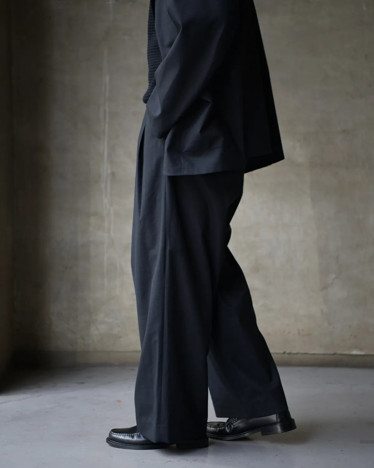 marka / TWO TUCK BAGGY TROUSERS (M26A11PT02C)
