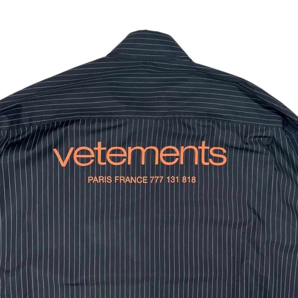 VETEMENTS / URBAN LOGO SHIRT (UE64SH230B)